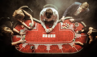 Poker - zasady: pozycje przy stole